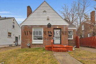 Building Photo - This beautifully updated 3-bedroom, 1-bath single-family home is ready for move-in!