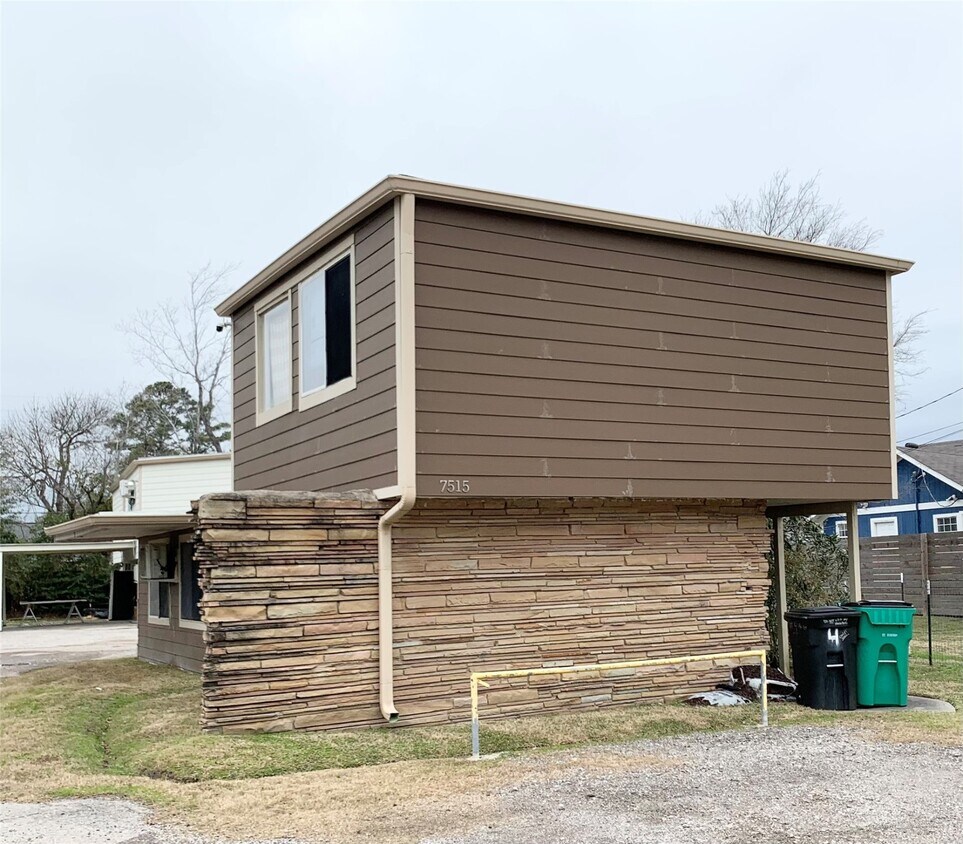 Foto principal - 7515 Bayway Dr