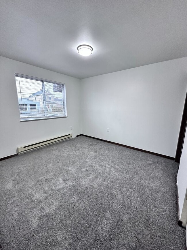 Building Photo - Modern 1-Bedroom Apartment in the Heart of Beaver – Updated & Ready in May 2026!