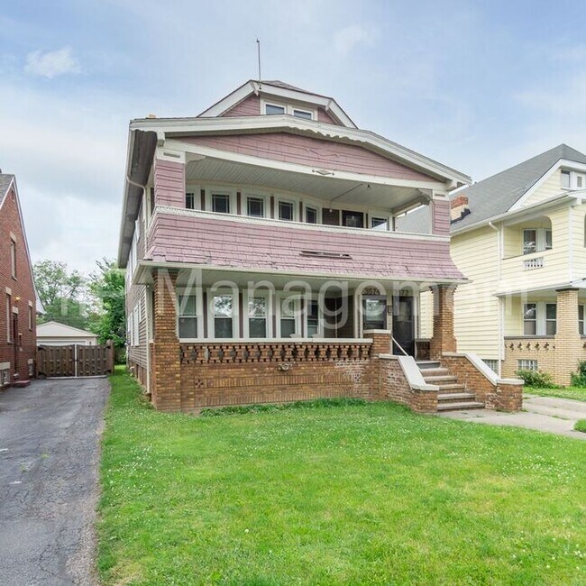 Building Photo - Spacious 5BD UP Home in Shaker Hts.