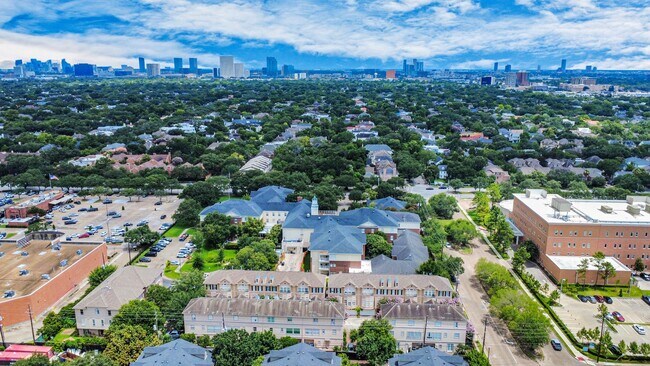 Foto del edificio - 2930 Brompton Square Dr