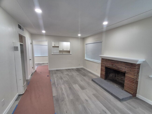 Building Photo - 2902 N 1st St