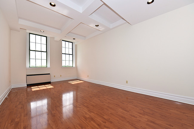 Building Photo - 4502 Ditmars Blvd