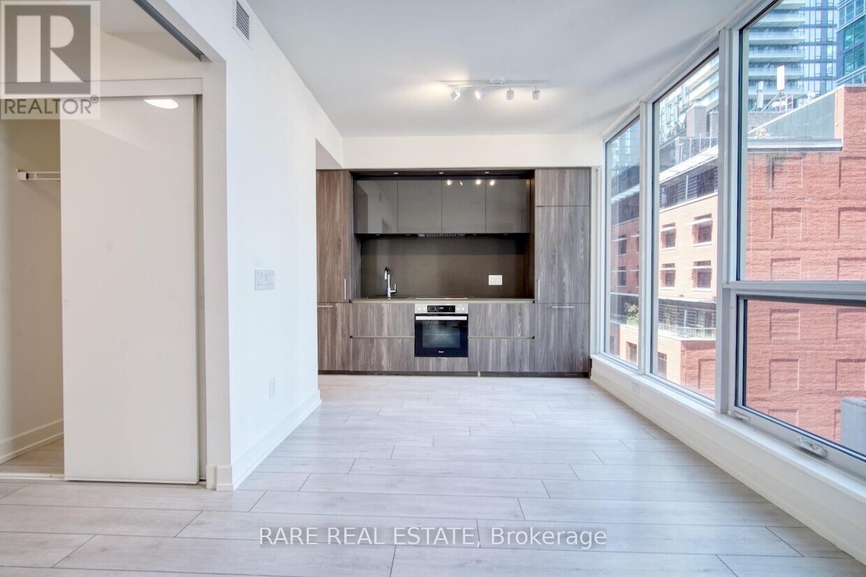 Photo principale - 15-615 Mercer St