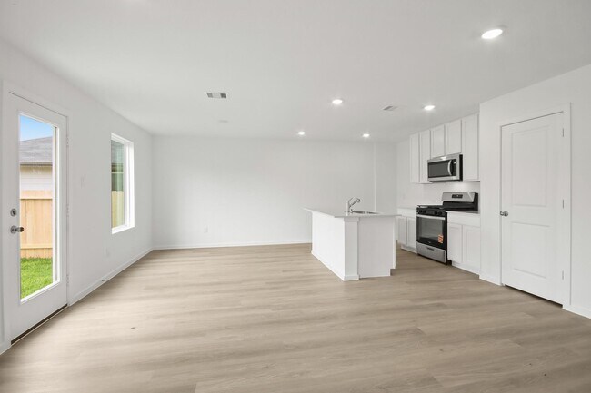 Building Photo - 3021 Manet Pl Dr