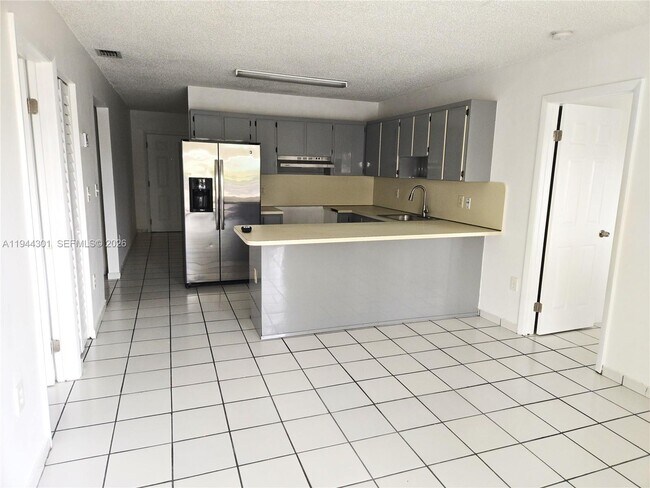 Foto del edificio - 11541 NW 2nd St