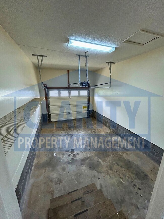 Building Photo - ***131 Brooke Lane NE
