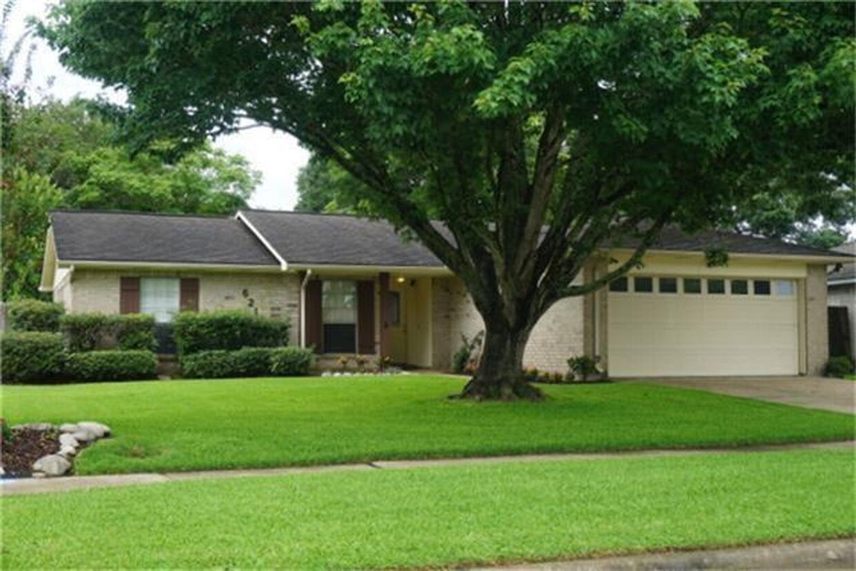 Foto principal - 3 Bedroom Home in League City for Lease