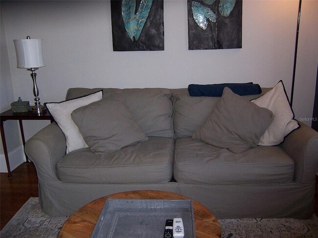 Foto del edificio - 613 E Ridgewood St