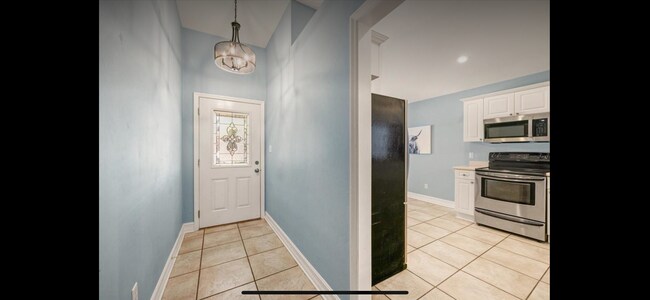 Building Photo - 9306 Tuscany Dr