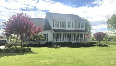 Building Photo - 4 Woodsview Dr