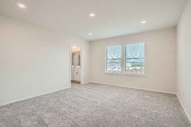 Foto del edificio - 112 Bird Cherry Wy