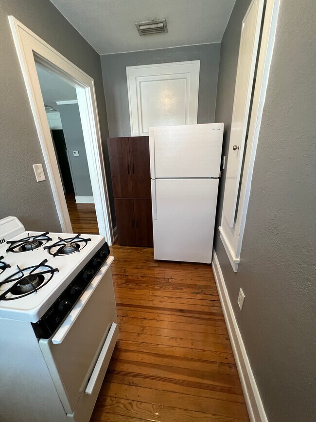 Foto del edificio - Studio Bed/1 Bath - Unit 9