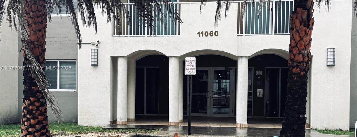 Primary Photo - 11060 SW 196th St