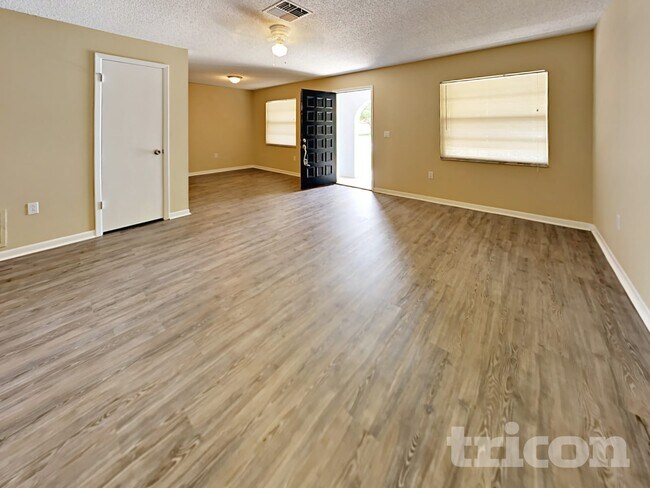 Foto del edificio - 4348 Black Fox Dr