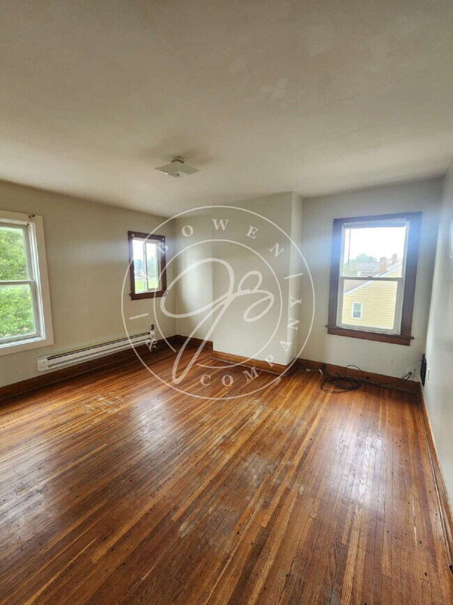 Foto del edificio - Spacious 1 bedroom (or 2 bedroom if no liv...
