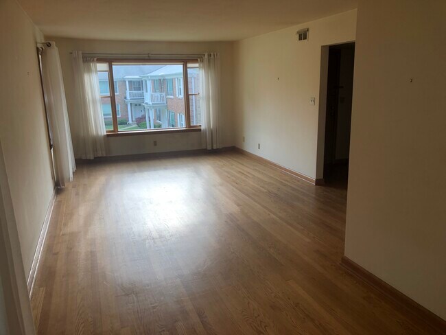 Foto del edificio - 9320 W North Ave