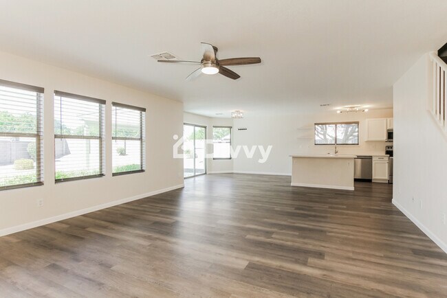 Foto del edificio - 15580 W Evans Dr, Surprise, AZ 85379