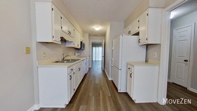 Foto del edificio - 814 Guilford College Rd