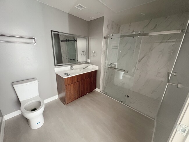 Building Photo - Villas at Valley Glen