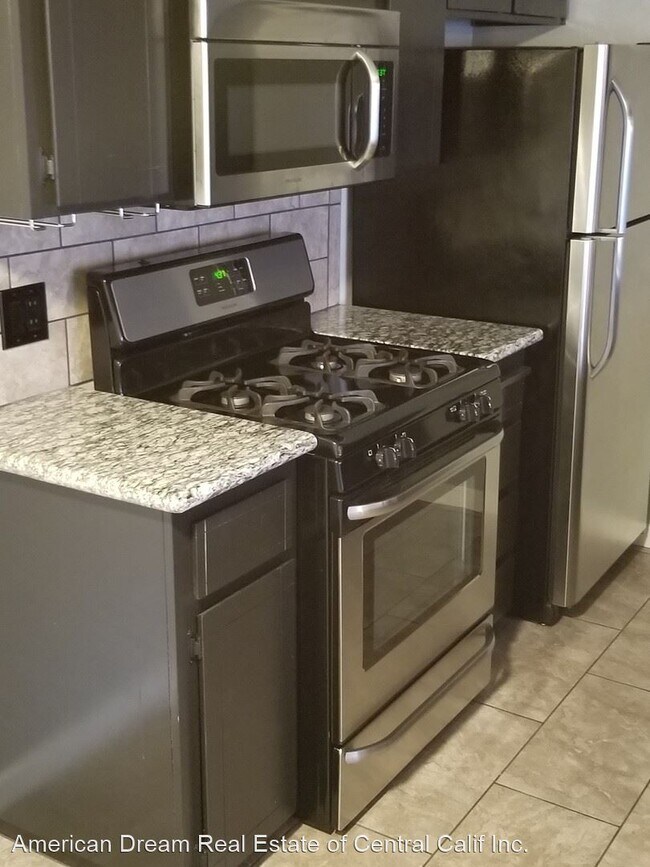 Foto del edificio - 1 br, 1 bath House - 918 W Cameron St