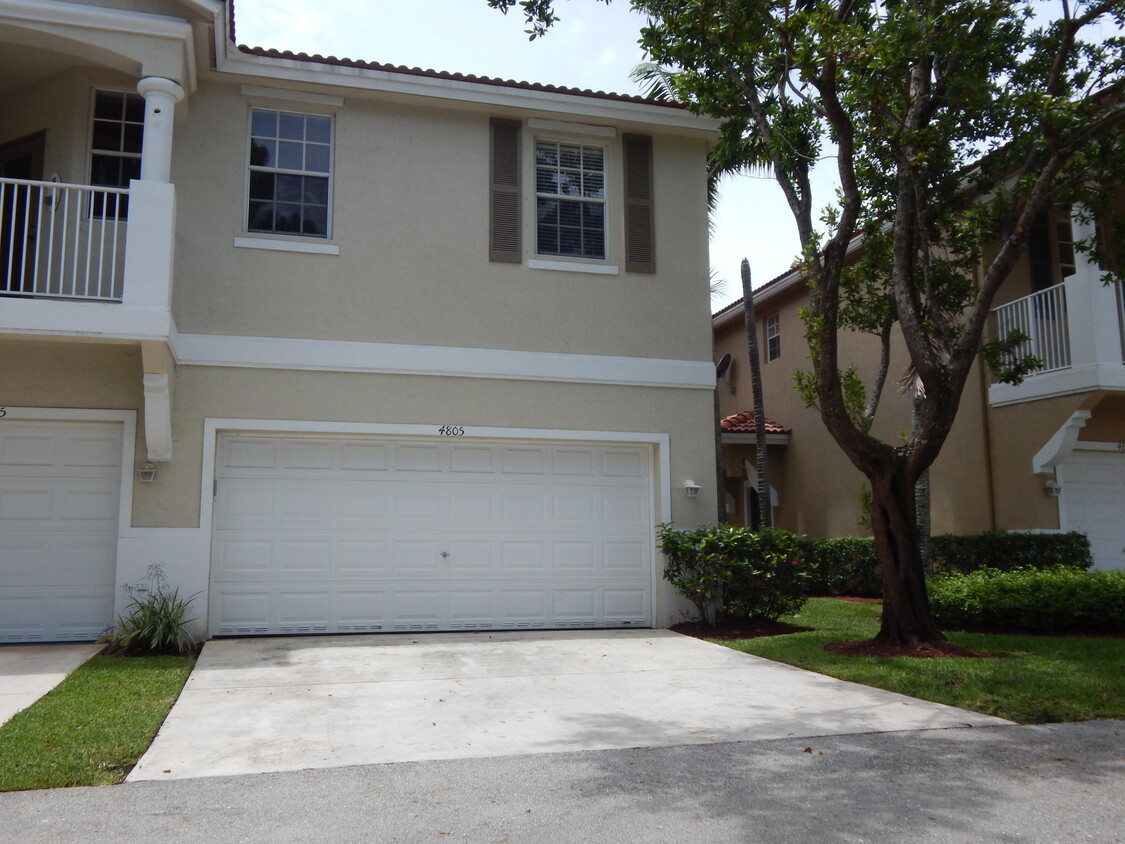 Primary Photo - 4805 N Wickham Cir