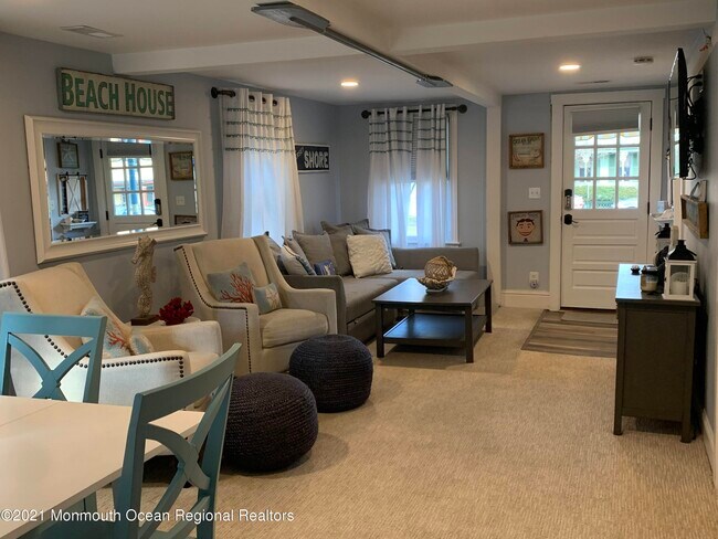 Building Photo - 88 Broadway