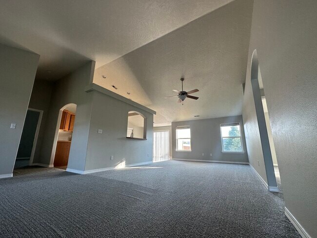 Building Photo - 5671 Waikiki Ct