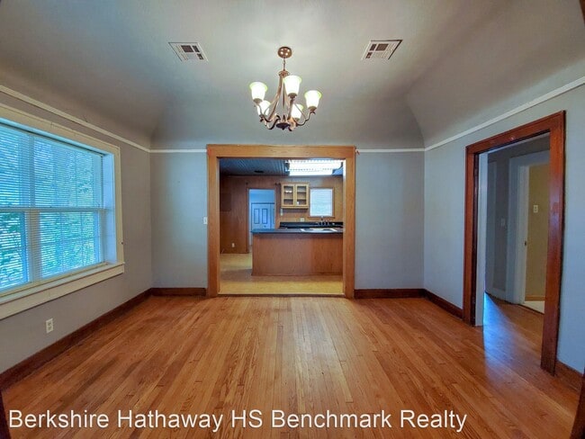 Building Photo - 3 br, 2 bath House - 1205 N Broadway