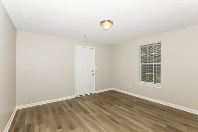 Building Photo - 8803 Ansley Way