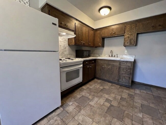 Building Photo - 993 Oriole Dr