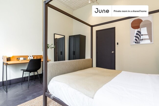 Building Photo - Private bedroom in 5 bed/2 bath Home