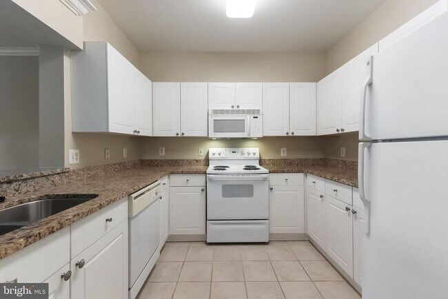 Foto del edificio - 4551 Strutfield Ln