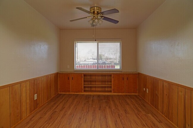 Foto del edificio - Charming 2 bedroom 1 bath in Carmichael!