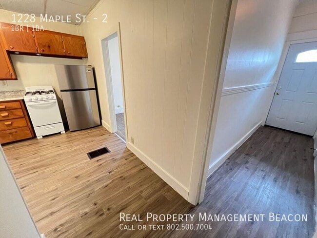 Building Photo - 1228 Maple St