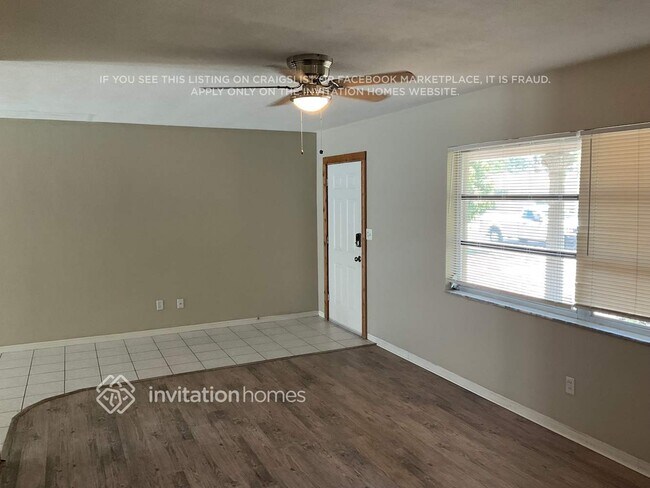 Foto del edificio - 8924 110th Ln N