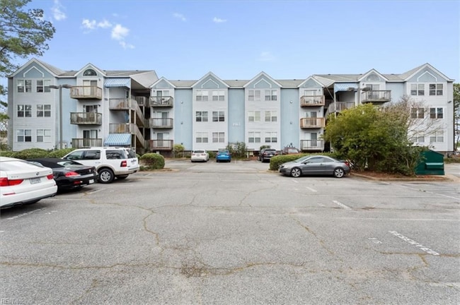 Building Photo - 1563 N King St