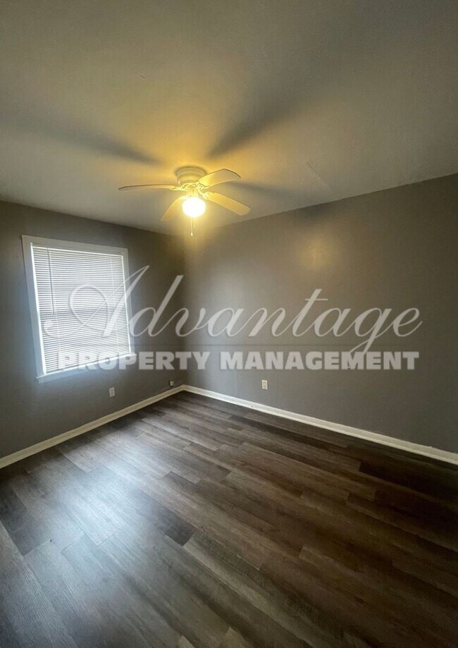 Foto del edificio - Cute Duplex off McLemore 1 bedroom 1 bathroom - $99 Move In Special