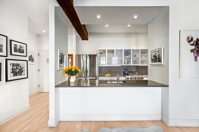 Building Photo - West Village Perfection