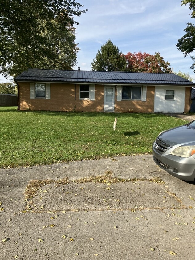 Foto principal - 60 Dorothy Ln