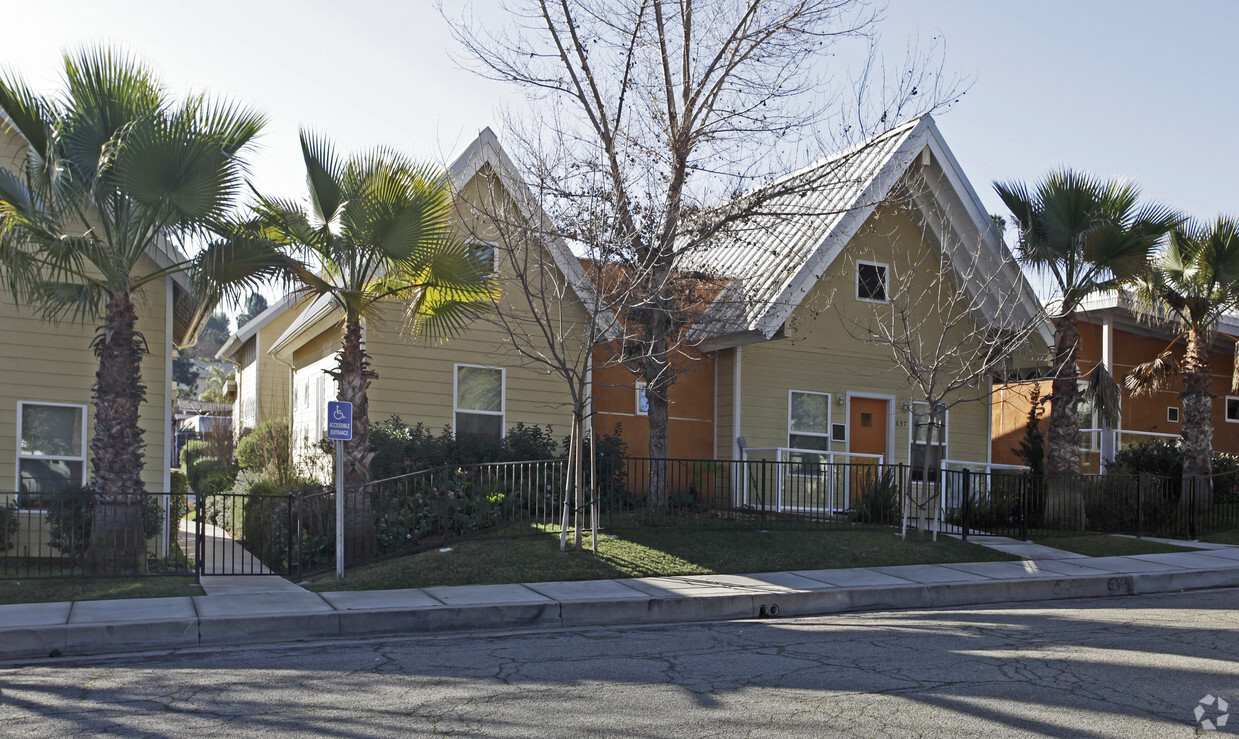 Building Photo - Serenity Village