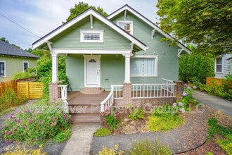 Building Photo - 2308 Harney St