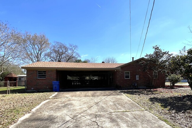 Building Photo - Prattville Rental!