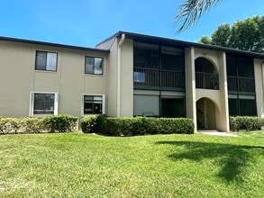 Building Photo - 531 Shady Pine Way