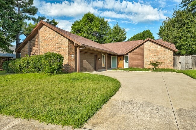 Photo - 3619 Chatham Ct House
