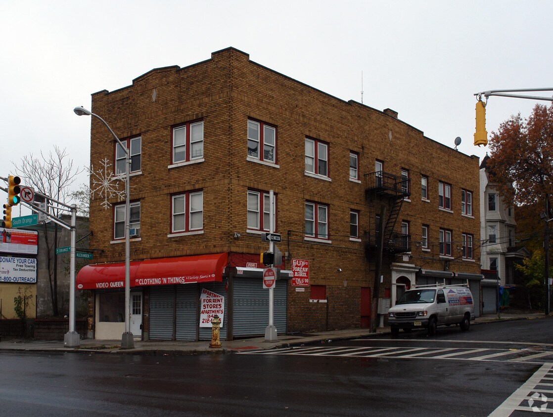 Building Photo - 856 S Orange Ave