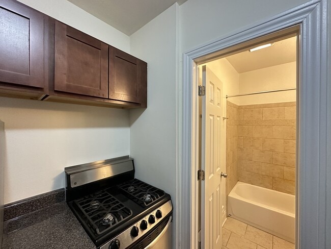 Foto del edificio - 822 W Cornelia Ave