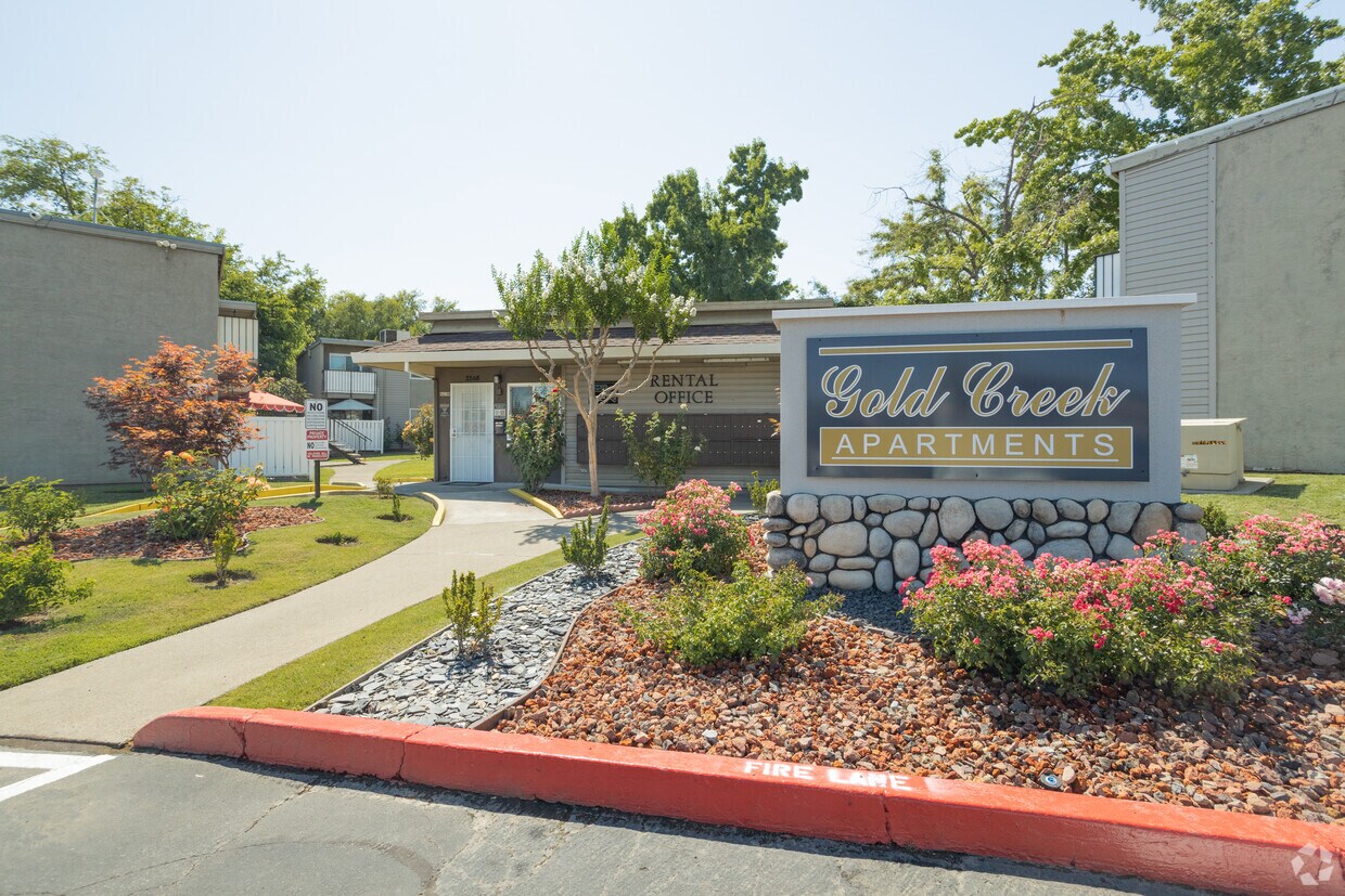 Gold Creek Apartments in Rancho Cordova, CA