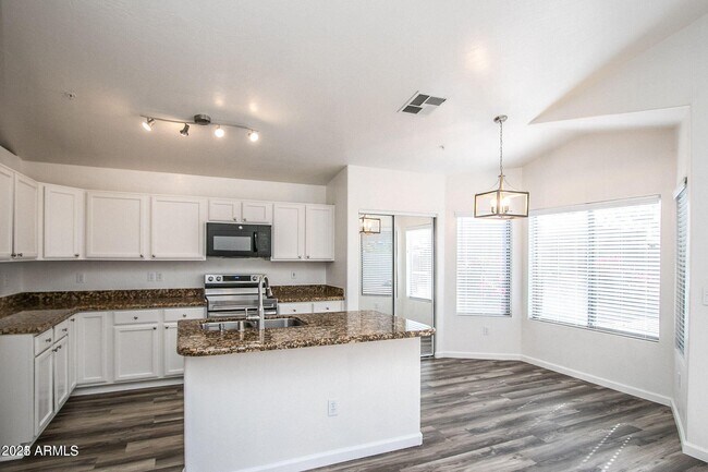 Building Photo - 7549 E Christmas Cholla Dr