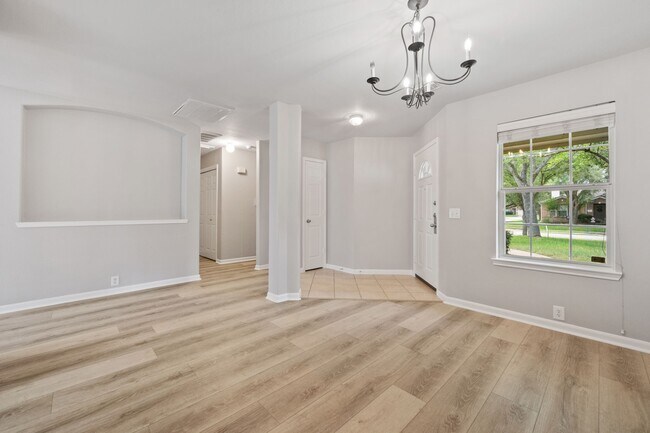 Building Photo - 2851 Sandberry Dr